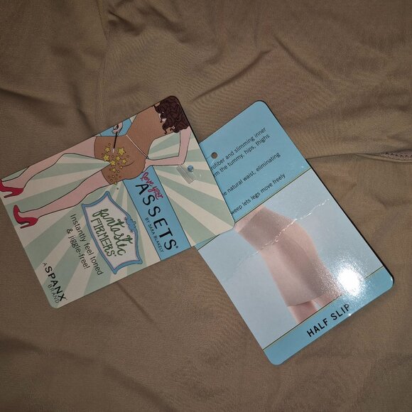 NWT SPANX Love Your Assets Nude Half Slip (XL) - Picture 3 of 4